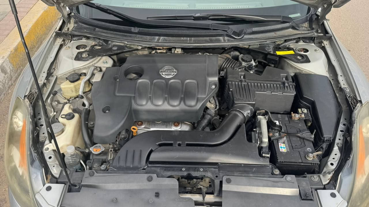 السلام عليكم
للبيع نيسان التيما 2009 خليجي
سيارة جديدة بمعنى الكلمة مخزنة
والصور تحكم بالنظافة
ماشية 134 الف كيلو حقيقي
مواصفات الخليجي رقم بغداد 
سياره حلوه وكامله مابيها كل نقص 
صبغ فقط دعامية امامية
سعرها 95 ورقة وبيه مجال بسيط
عنوانها بغداد شارع فلسطين 
رقم الهاتف ‭0770 422 2377‬
