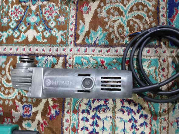 السلام عليكم. 
عدد كهرباء كلهن اصلي ياباني و الماني 
كلهن شغلات وشرط الفحص 
الاسعار والتفاصيل مذكوره داخل الصور 
يوجد توصيل لكفافه محافظات العراق وبغداد 5 آلاف 
*********** يوجد واتساب
