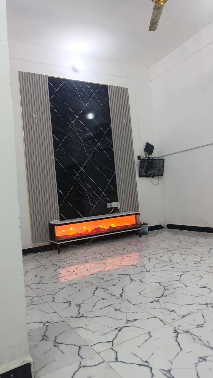 الدار للبيع طابو صرف 
بناء طابوق سقف عكاده دار ترميم جديد نظيف جاهز الموقع الدارالسيناويه مدرسه صفي الدين قرب الحديقه على شارع 20 متر قرب مجمع بشير الدار غرفه ديوانيه هول مطبخ حمام داخلي صحيات خارجيه ارتفاع الدار 3 م ونص السطح شتايكر  السعر 70 وبمجال 
لتواصل ***********
