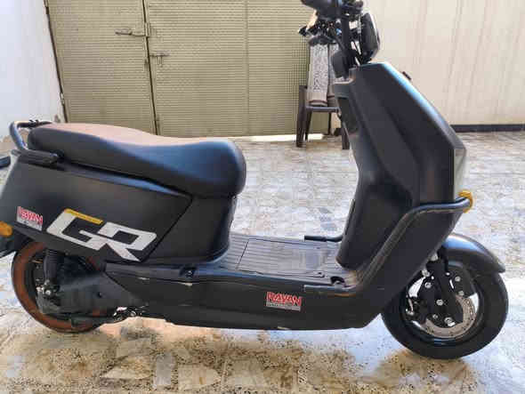 دراجه شحن للبيع
دراجه نضيفه كلش 
مبدللها باتريات قبل شهرين 
يعني لاتخاف 
دراجه حلوه ورزنه وثكيله 
مشيك مسافه 68كيلو 
سرعتها 70 حقيقه وتقره99
بيها بعض الطخات  ماعليها شي
بريكات تخفيف امامي وخلفي
ملف 1500 واط
للستفسار  ***********
نوعيه الدراجه محدوده ريان.  GR هاي النوعيه كلش قويه وماموجوده بل سوك هواي اكو نفس الشكل بس مو نفس النوعيه والقوه
