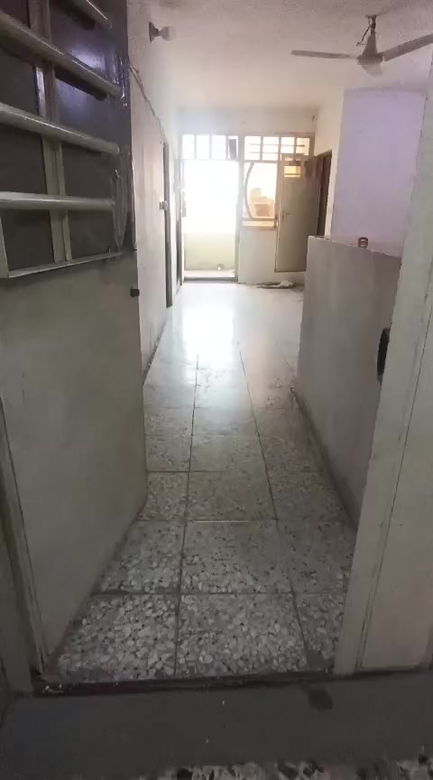 مشتمل طابق ثاني يحتوي على غرفة مطبخ صححيات صاله 
نعيريه الجمعيه ايجار350 للاستفسار اتصل برقم 
‏‪0771 926 5396‬‏ واتساب للتواصل 
‏‪+964 771 976 3700‬‏ اتصال للتواصل
