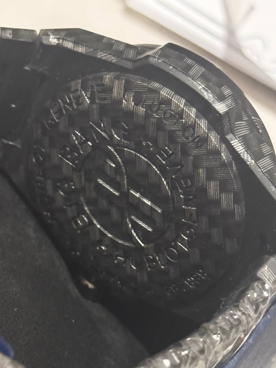 هوبلوت ورن ثقيل مينا برونزي
السعر 30،000 والتوصيل مجاني
للطلب على الخاص او على الواتساب
***********
