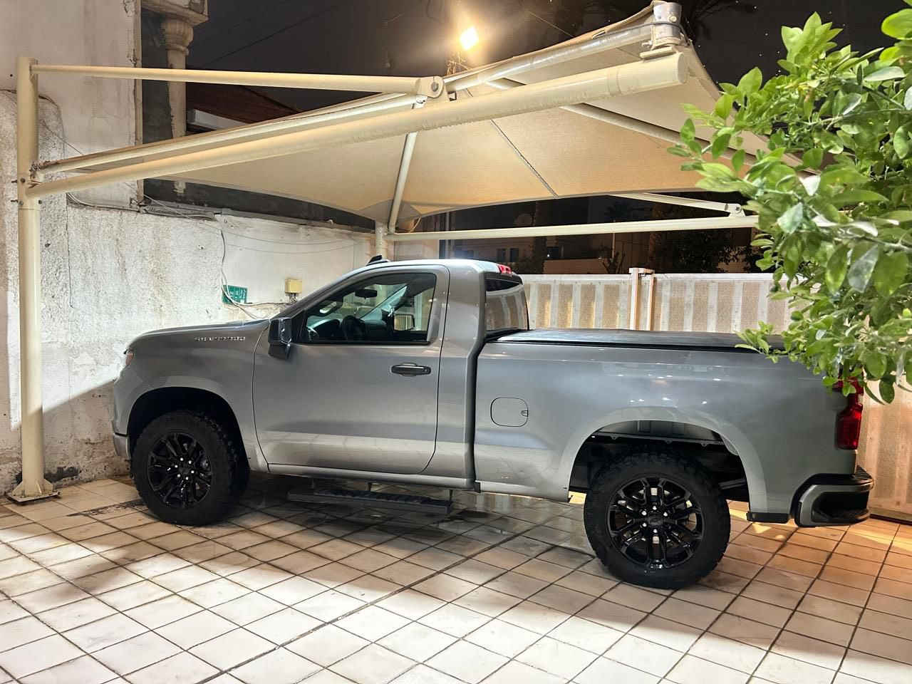 السلام عليكم ورحمة سلفرادو للبيع 

٢٠٢٤ 
ماشيه ٢٤ ميل 
صبغ جاملغ اليمين 
وخشم البنيد ايرباك استيرن
محرك ٢٧٠٠ تون تيربو 
تو ويل مكانها بغداد سعر 23 وبيهه مجال هاتف ***********
