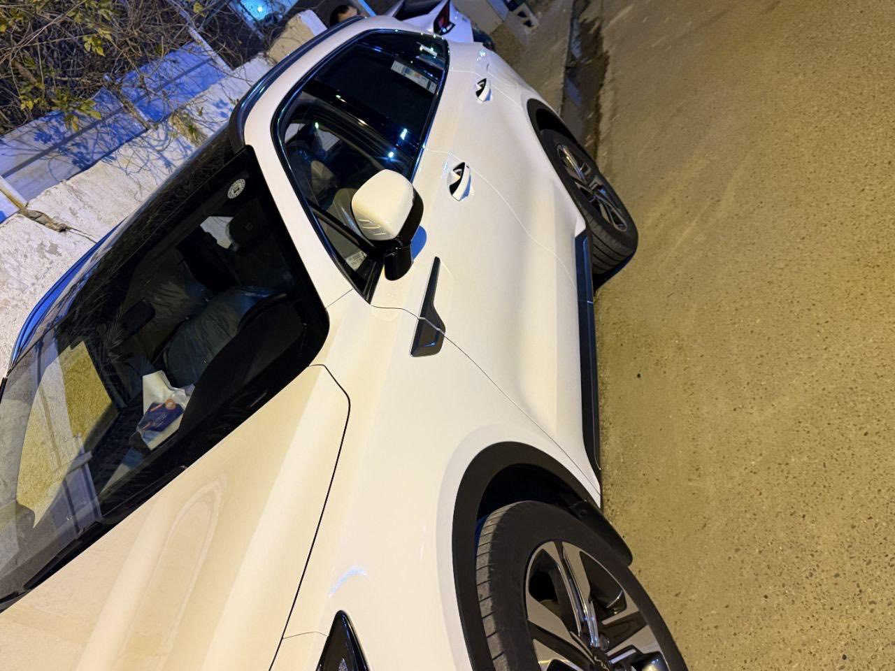 السلام عليكم 
للبيع كيا سورينتو 6  سلندر فل مواصفات
ضمان شركة (نم)
الموديل: 2022
ماشيه 80 الف km
المحرك: 6 سلندر V6 - 3.5 لتر
القوة: حوالي 270 حصان
القير: أوتوماتيك 8 سرعات
عدد المقاعد: 7 ركاب
المواصفات:
• فل مواصفات
* ﻿﻿شاشة كبيرة + نظام ملاحة
* ﻿﻿Apple CarPlay / Android Autc
* ﻿﻿كاميرات + حساسات أمامية وخلفية
* ﻿﻿نظام النقطة العمياء + الحفاظ على المسار
* ﻿﻿مثبت سرعة ذكي
* ﻿﻿مقاعد كهرباء
* ﻿﻿فتحة سقف بانوراما
* ﻿﻿تشغيل بصمة + دخول ذكي
* ﻿﻿إضاءة LED كاملة
* ﻿﻿جنوط رياضية
3) السلامة:
* ﻿﻿ABS - EBD
* ﻿﻿وسائد هوائية متعددة
* ﻿﻿تحكم بالثبات
.
المكان: الفلوجه 
للتواصل ومعرفة التفاصيل والسعر اتصل على :***********
