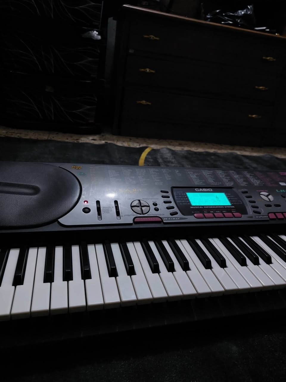 اورك CASIO LK-60 ياباني أصلي 

نظافة 99% ما بي اي خلل

العنوان بغداد الدورة و يوجد توصيل لكل المحافظات 

السعر 175 الف و قابل للتفاوض 

للتواصل على الواتساب : ***********
