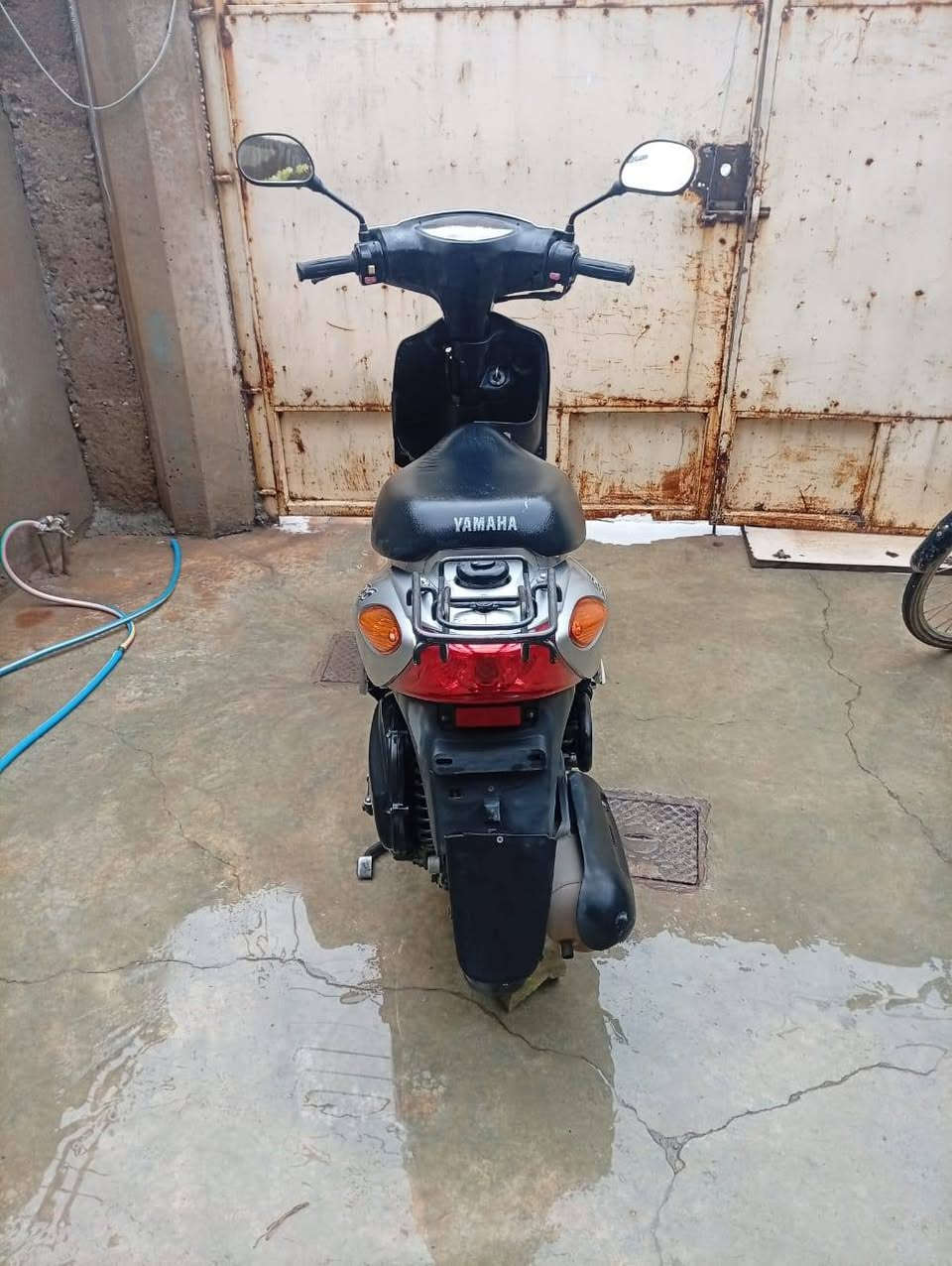ماطور ياماها ( جوج ) للبيع 
مكينة ما مفتوح على وضع الشركة بالشرط 
كفرات نظيفة ما عدا الصفحة اليسار بيها شوية ضرر بسيط وما مأثر على جمالية الدراجة 
نظام المكينة نوزل 
كهربائيات شغال ما عدا خط الضو الأمامي بي خلل 
بقية الدراجة حيل نظيفة وكاعدة على حسب الأصول 
السعر 300 الف 
الاتصال على هذا الرقم : *********** 
أو مراسلة الحساب

