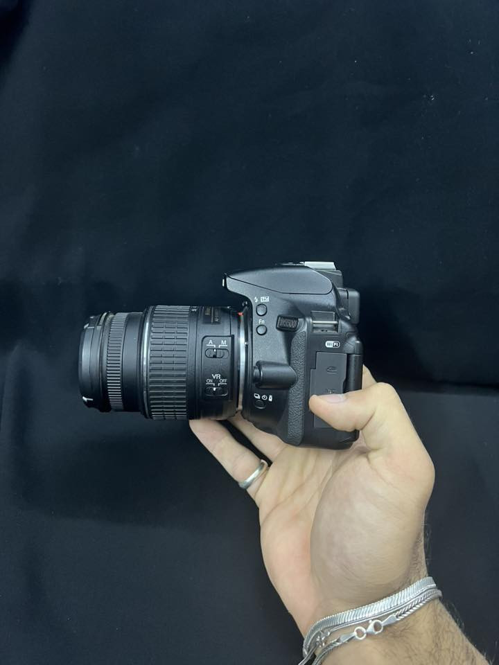 كامرة نيكون 5500 جديدة حيل مكاني بغداد الحرية سعر 425 وبيها مجال للشراي ***********
