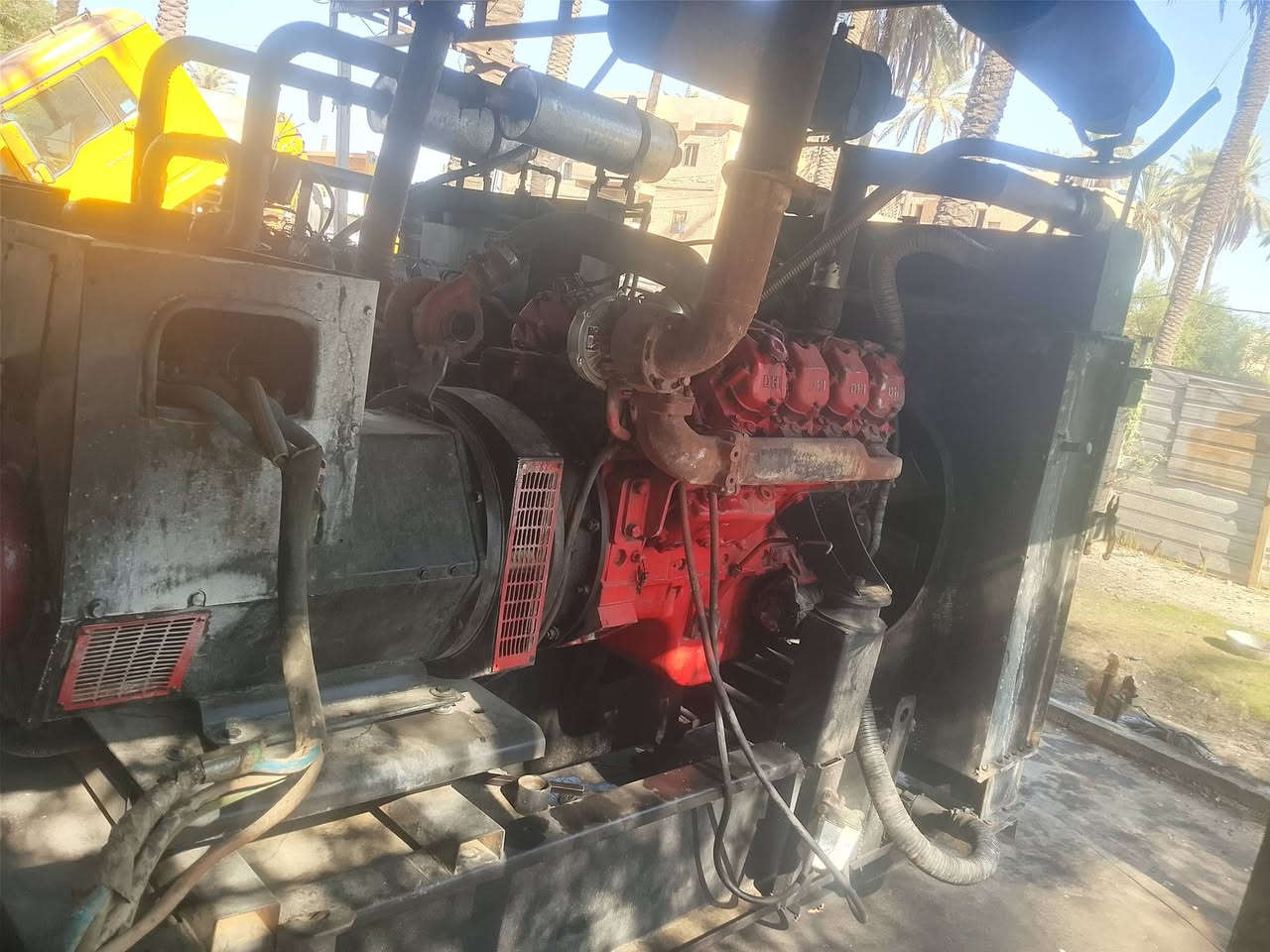 دايو مافتوح منها برغي على وظع الشركه بيها تبخير توليد جديد مامفتوح راديتر مي وانتر كلر جديد عنوان بغداد الدوره السعر ٧٠ وبيها مجال المكينه شغاله على حمل***********
