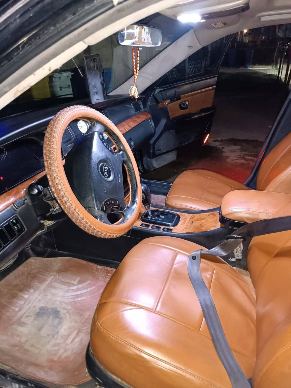 كيا امانتي فول مواصفات موديل ٢٠٠٦ اخذناها قبل شهرين ب ٧٠ ورقه و رقمها بغداد الجديد مصبوغه عام للجمالية رايديها مراوس ويه سمند خصوصي و تكون السمند نظيفه و مكفوله مراوس فقط و ليس بيع و الفرق نتفق علي منختلف اذا سمند خصوصي نظيفه كلش و مكانه بغداد الكرخ
و رجاءا لحد يدخلي خاص اني مكلف بالنشر فقط و هذا رقم صاحبها  ‏‪***********‬‏
