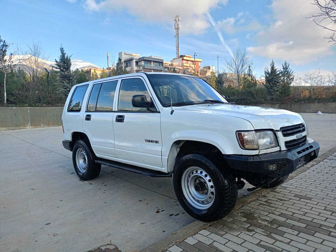 ئاسوزو یابانی مۆدێل 2000
ئاڕمی پلاستیکی سلێمانی
گێڕ عادی  ناوبۆر دەبڵ ئێرباگ
  تەبرید ساردو گەرم 
 مەکینەی بیلادی٣ ھەزار  بلاجکتۆر ئۆکس و بلوتوز
 ویل کونەمشک تایەی جەبەلی لایت زینۆن دەبڵ گێچ کارەبای مەزبوت  چەن پەڵە بۆیاخێکی ھەیە بێ دەعم 
گێڕ مەکینە ئەکسل تەقەو رەقە تەبرید بەشەرت پێشوو دوای تازە داگیراوە لۆک لۆکە  
ئاڕم و ئەوەلیات و غرامە و حیجز بەشەرت ئاڕم بەشەرت
سعری ٥٣$گەڵاو مەعامەلە شوێن سلێمانی
گۆڕینەوەش ئەکەین بەشتێک دڵمان بیگرێ 
***********
سفر حەوسەد و حەفتا دوسەدوپەنجاودوو چل سیویەک السليمانية, العراق
