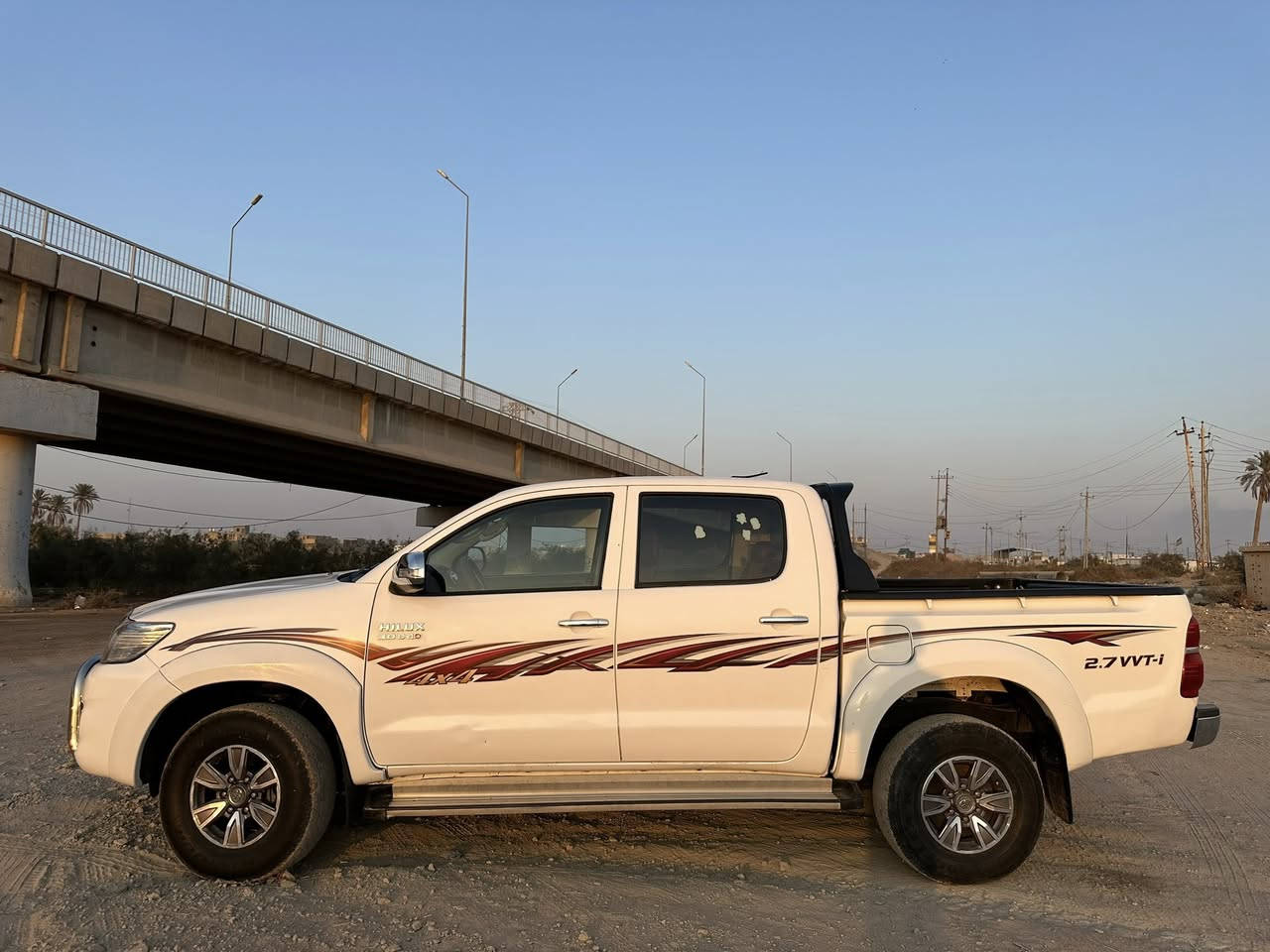 السلام عليكم بيكم موديل 2014 رقم بغداد بانزين اوتوماتيك سنويه ما منتهيه مكاني البصره رقم ***********
