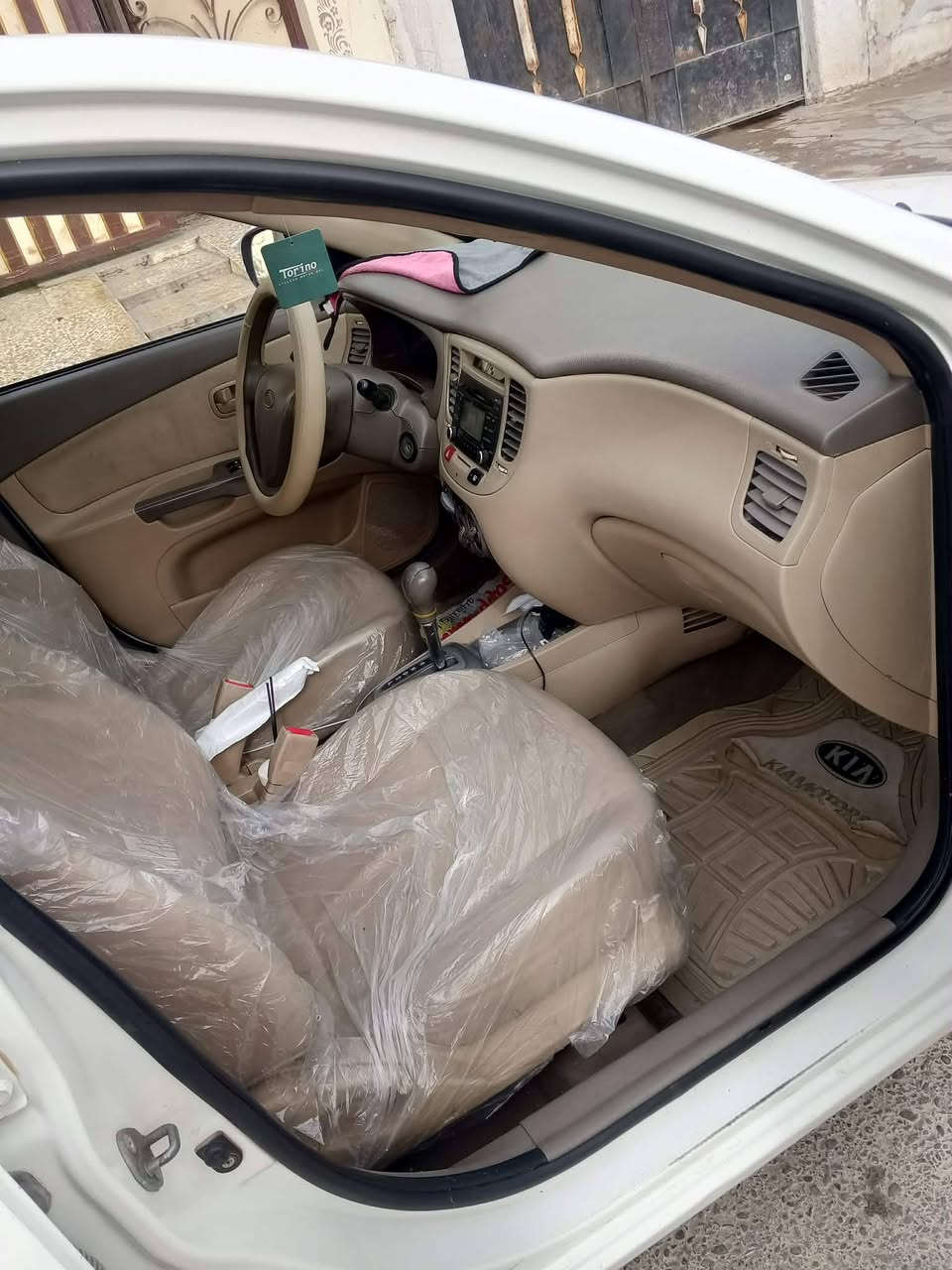 سيارة ريو للبيع بدون صبغ /***********/***********
