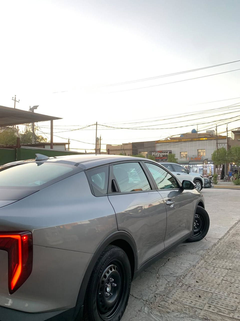 السلام عليكم 
كيا K4 LX 2025 
بدون حادث فقط صبغ دعاميه
ماشيه 8000ميل
فول مواصفات 
شاشه كبيره متصله 
عداد دجتال
كامره دواره
بصمه
تشغيل عن بعد 
شاشه كار بلاي
هاند بريك بصمه
لايت عدسه عدد 3
لد ترحيب
بصمه ابواب
رادار امامي
لد خلفي 
اوتو هولد
3 وضعيات قياده
العنوان بغداد الكرخ 
***********
