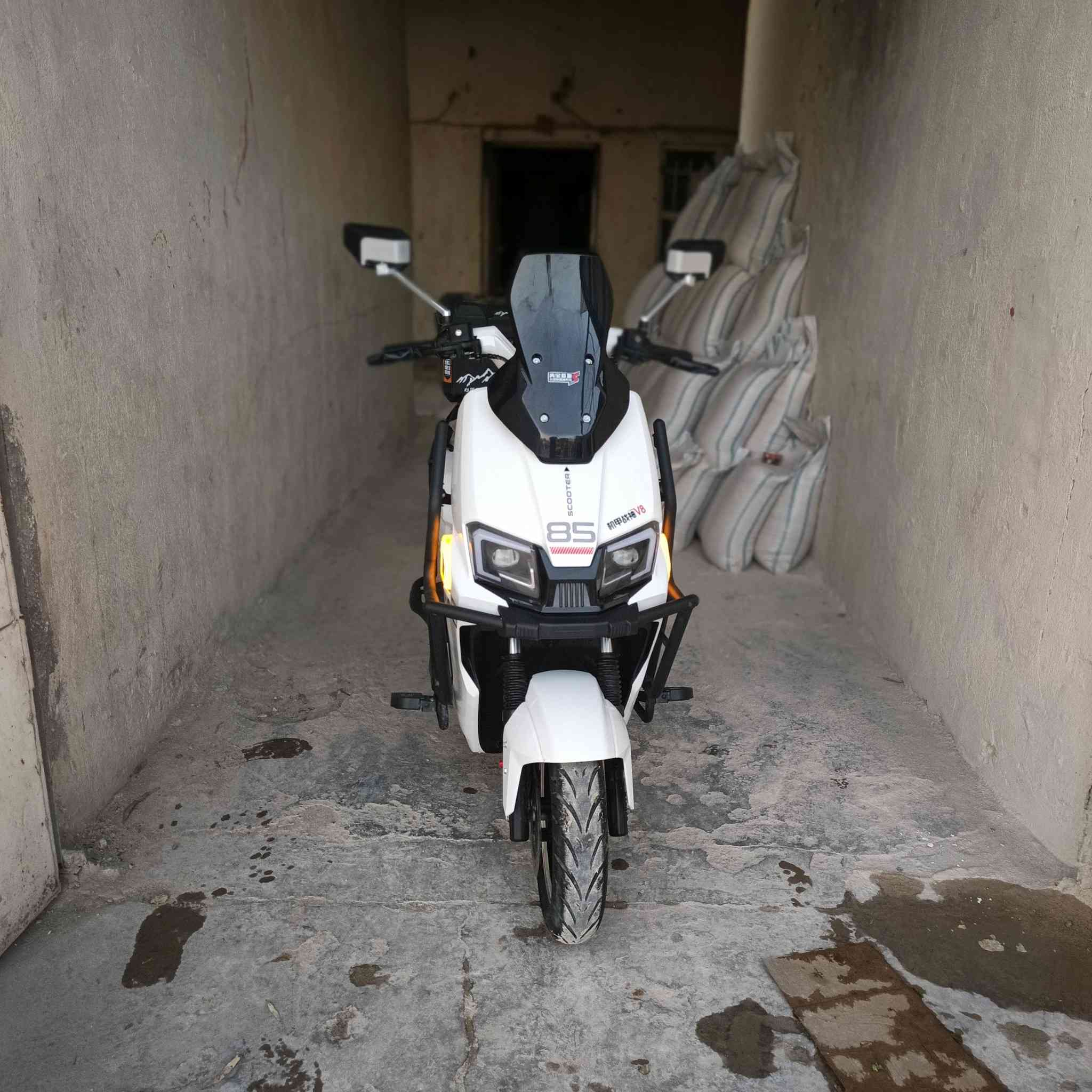 دراجه شحن 🔋⚡للبيع نوع الصاعقه ✅
مواصفات 🏍
مانع انزلاق 
مثبت سرعه 💯
اربع نمر سرعه 85✈️
حجم التاير12🚀
زنون عالي ناصي 
6 بطاريات كرافين 
32امبير 
72 فولت 
زر رجوع للخلف دراجه جديده استعمال قليل للتواصل اتصل او واتساب 
***********
*********** واتساب 
🚩مكان دراجه سبع البور الضباط ✨
