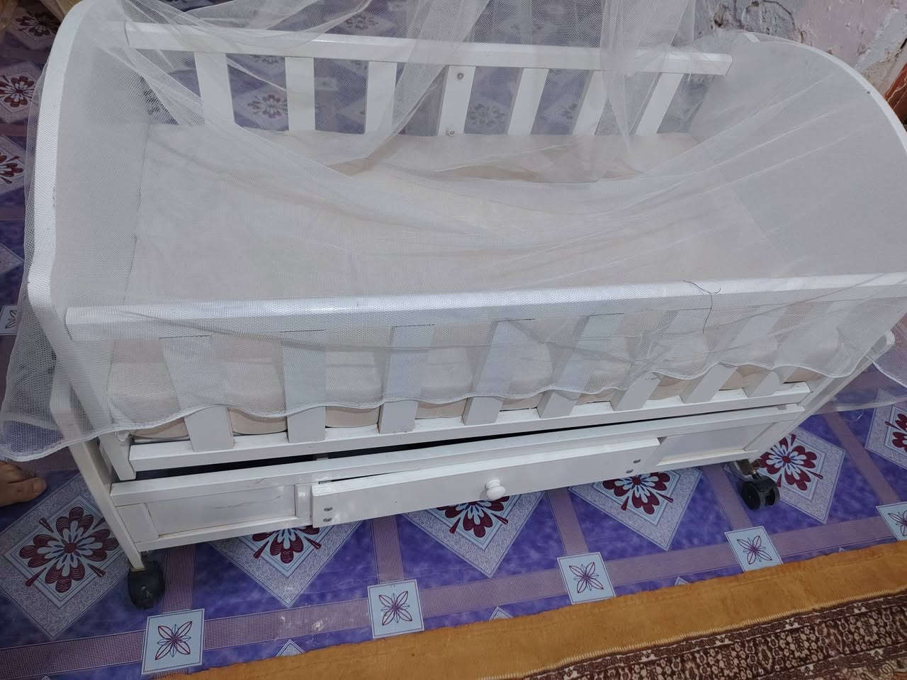 كاروك ب45 مع دوشك وناموسيه هديه  سوق الشيوخ حي العسكري
***********
