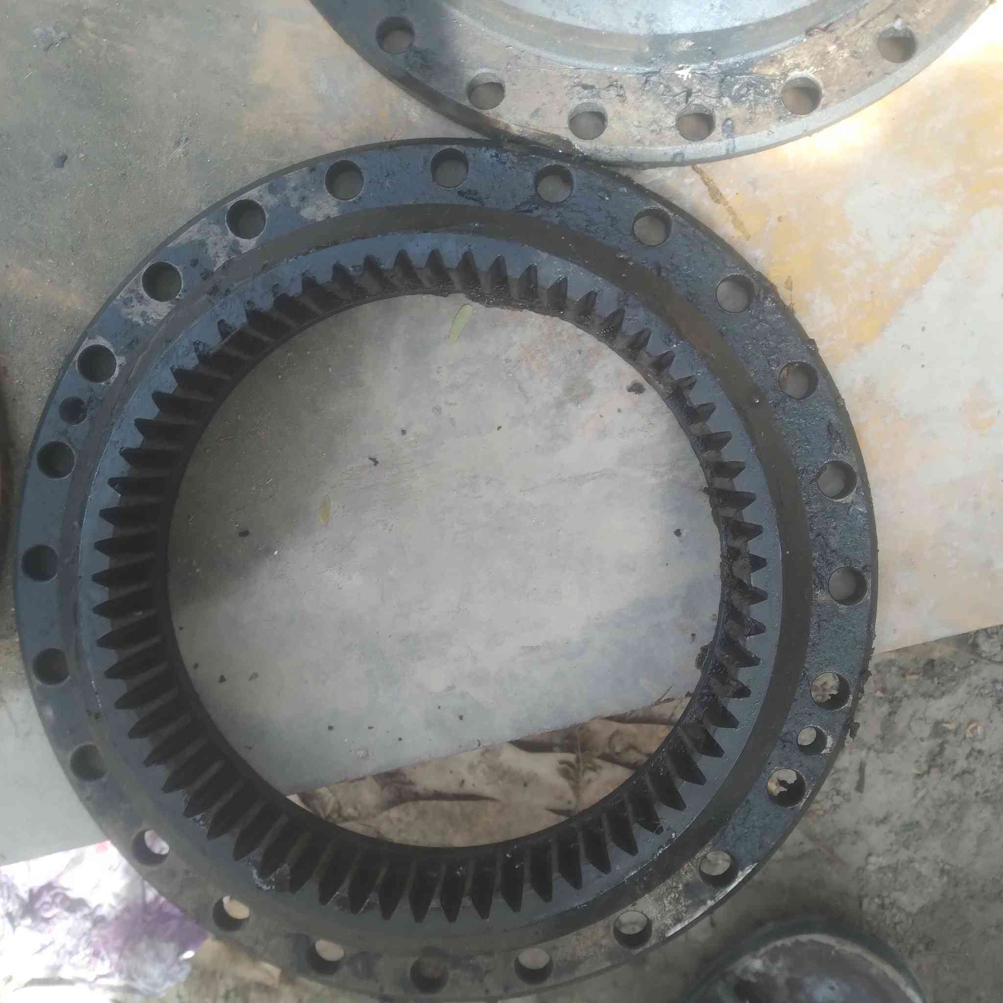 دشالي مالت اكسن شفل فوركاوه اربعين للبيع المكان النجف ناحيت الحيره السعر الواحد ٢٥٠ألف وبيهن مجال المبايل ***********
