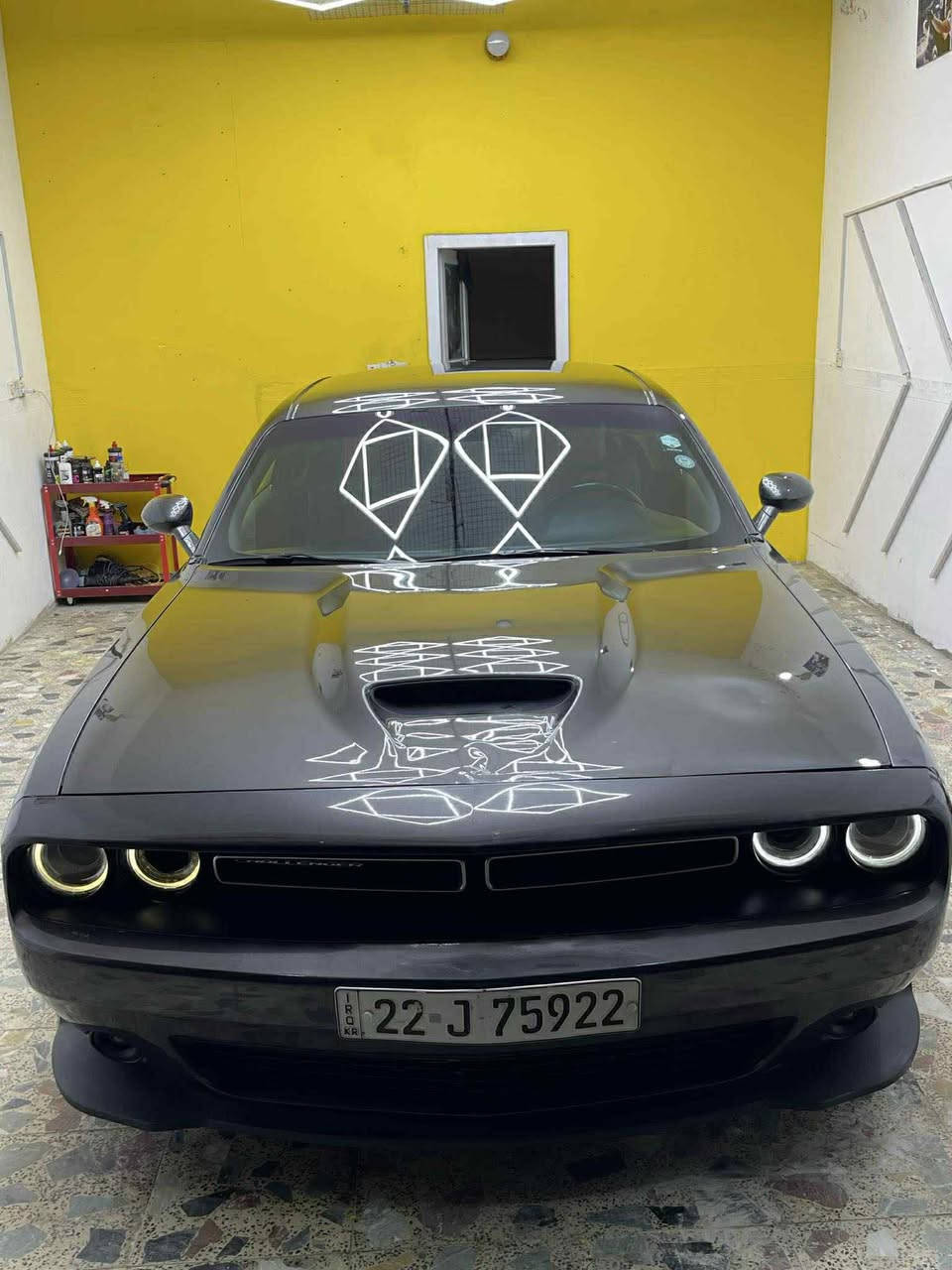 جالنجر للبيع جيتي ٢١ رقم اربيل باسمي 
ماشيه ٨١  
مواصفاتها
 شاشه وسط
 شفتات ستيرن 
حساس وكامرا   
داخل احمر كنتارا شغل دبي 
لايت زنون 
ويل ٢٠ سكات اصلي تخم تاير جديد ٢٧٥ 
شادلها لحيه ودوسات ودفيوزر وشفقه يعني السياره ناصبه كير مكينه تبريد بلادي حادثها خفيف السياره ليبل واحد حته دعاميتها نفسها لاشاصي لا لغد
 بيها صبغ ٤ اصابع بمقدمة جاملغ السايق 
ومكان يتعدل بارد ممصلح
 ايرباك دركه ودشبول
مكانها كربلاء
  رايدها ب١٨٧ وبيها مجال بسيط
***********
