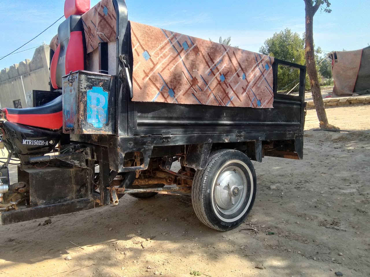 سلام عليكم اخون ستوته البيع 13   كفاله عامه رقم  ابيض 
وسنيويه ال 27 ال تنيه تخم تواير تواير جدد نكره سلف 
ومداور ثايوم مكان  السماوه البركات البيضه  ***********
