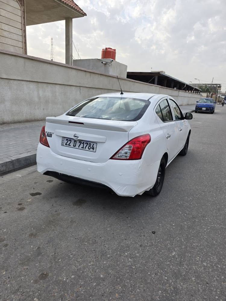 نيسان سني هندي اصل بليته زركه 
سنويه لل٢٩ اله تسقط .... كفاله عامه ....
ماشيه ١٠٠.......مدوشمه ارضيه وسفريات وصندوك 
تخم تاير حداده كله ع بلاد ..
مكاني بصره ***********
السعر ١١٢ ورقه البصرة, العراق
