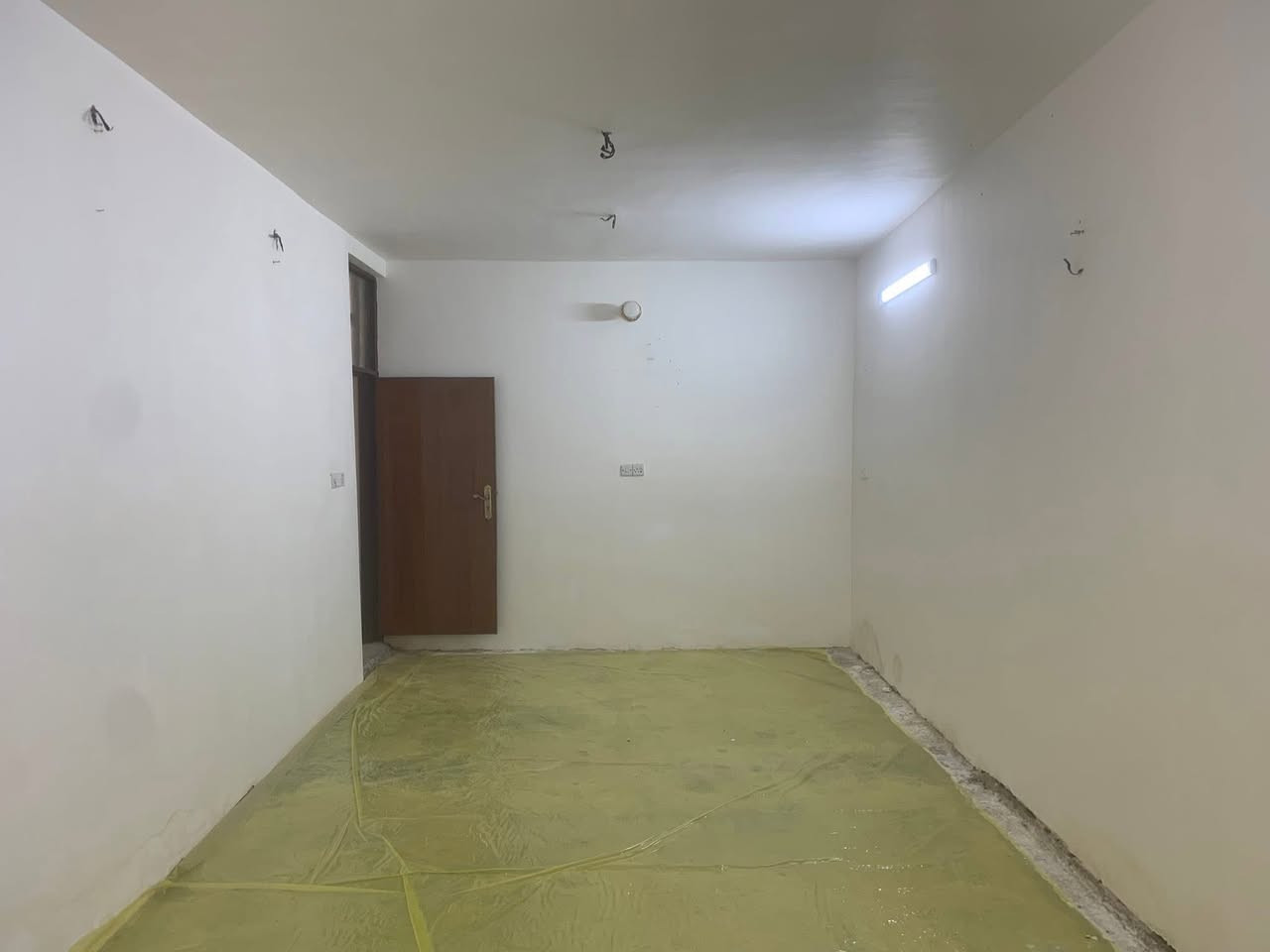 السلام عليكم
الدار للبيع مساحة 125 متر واقع حال ١٤٢ طابو زراعي قرار ٢٥ نقصه كاشي حي السفير شارع الكفاءات خلف صيدلية سفير العافية 

للاستفسار خاص
