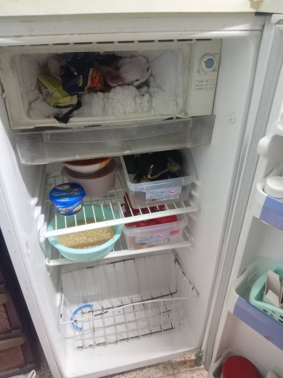 ثلاجه للبيع سعر ٥٠ نظيفه وشرط تجميد


**إذا كنت صاحب هذا الإعلان وتريد حذفه لأي سبب، رجاءا أرسل رسالة إلى الدعم الفني**