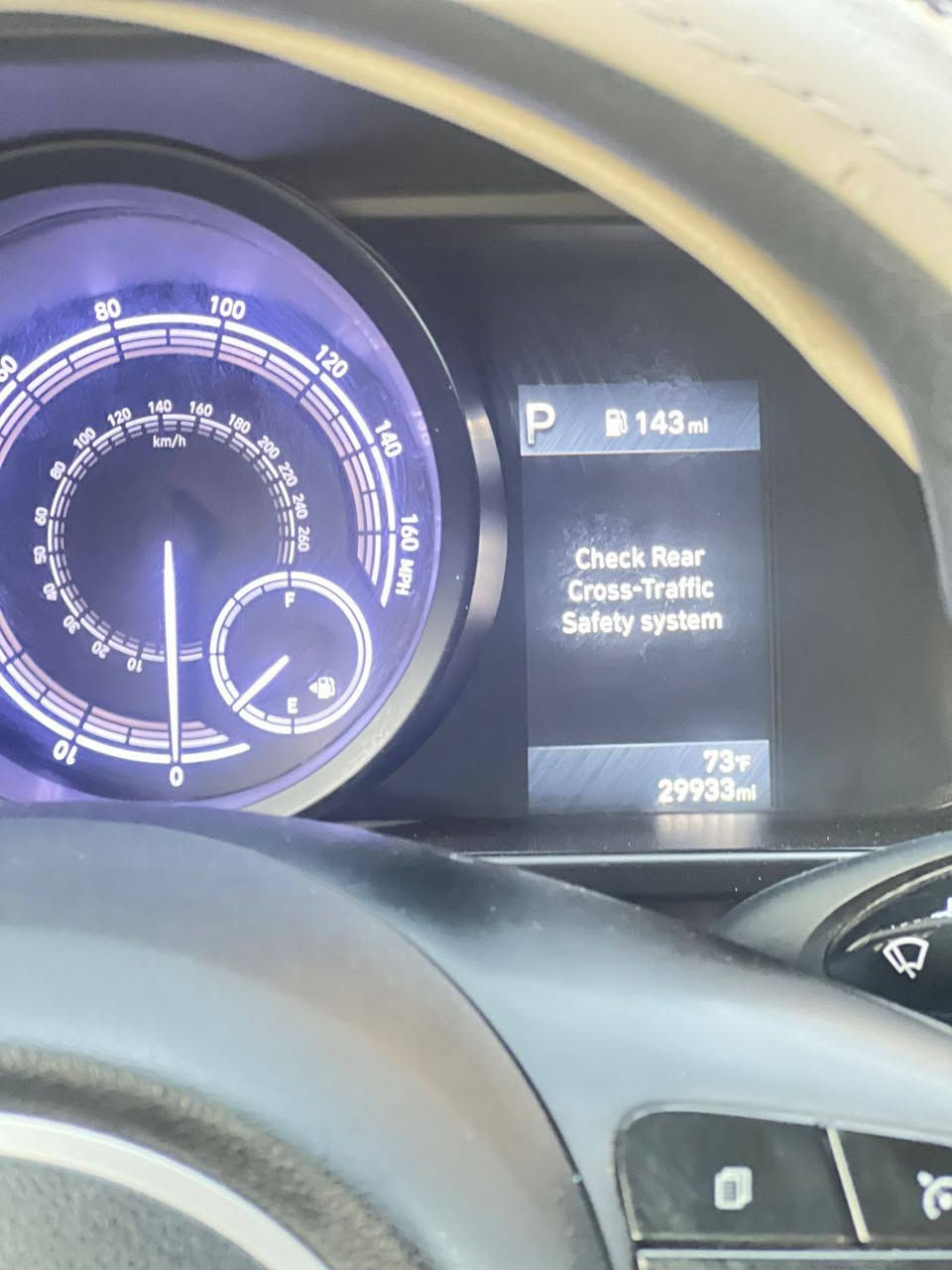 سلام عليكم
Hyundai Elantra هايبرد موديل 2023 🔥
رقم بغداد
الممشى: 29 ألف كم
السيارة قابلة للزياده
الضرر: جانلق خلفي فقط — مصلح ليبل واحد
السيارة جاهزة من كلشي وبعدها جديدة
المواصفات:
بصمة تشغيل
تحكمات ستيرن
باقي مواصفات الانترى المعروفة
مكانها بغداد  جسر ديالى القديم 
السعر 155 
للاستفسار ***********
