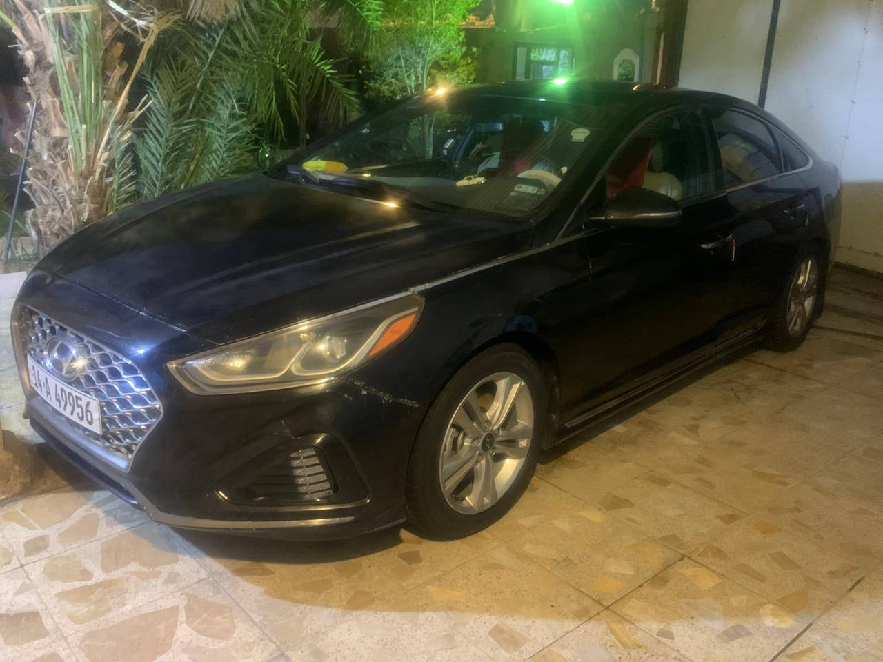 السلام عليكم سوناتة وارد المريكي ضربتهة بل بجم دكاميه بنيد وشبر من تكمة السايق اثر ضربه بنيد موديل 2018 فول مواصفات
1- مكينه 2.400 (جي تي أي) 
2- فتحة بنو راما
3كشن سائق كهربائي 
4- رادار بل مرايات
5- تحكم ستيرن
6- إستيرين رياضي حرف (L)
7-شفتات بل استيرن تحول كير عادي
8- تدفئه بل استيرن
9- كشتات تدفئه تبريد
10- تبريد خلفي
11- كامرة خلفيه بلادية دوارة معئ لستيرن
12- تشغيل سيارة (بصمة)
13- 3 انضمه بيهة  عادل وليكو ول سبورت
14- 2 كزوزات بلادي 
15-فتح صندوك بصمه مخفيه ترحيب من تتقرب علئ صندوك يفتة 
16- بيهة كتاب فحص المندلاوي
17- السعر (145) ورقة وبيهة مجال قليل
18- رقمهة بصرة حرف (أ)
19- رقمهة الإنكليزي جديد
20- عنوان القبله رقم تلفون 
***********
