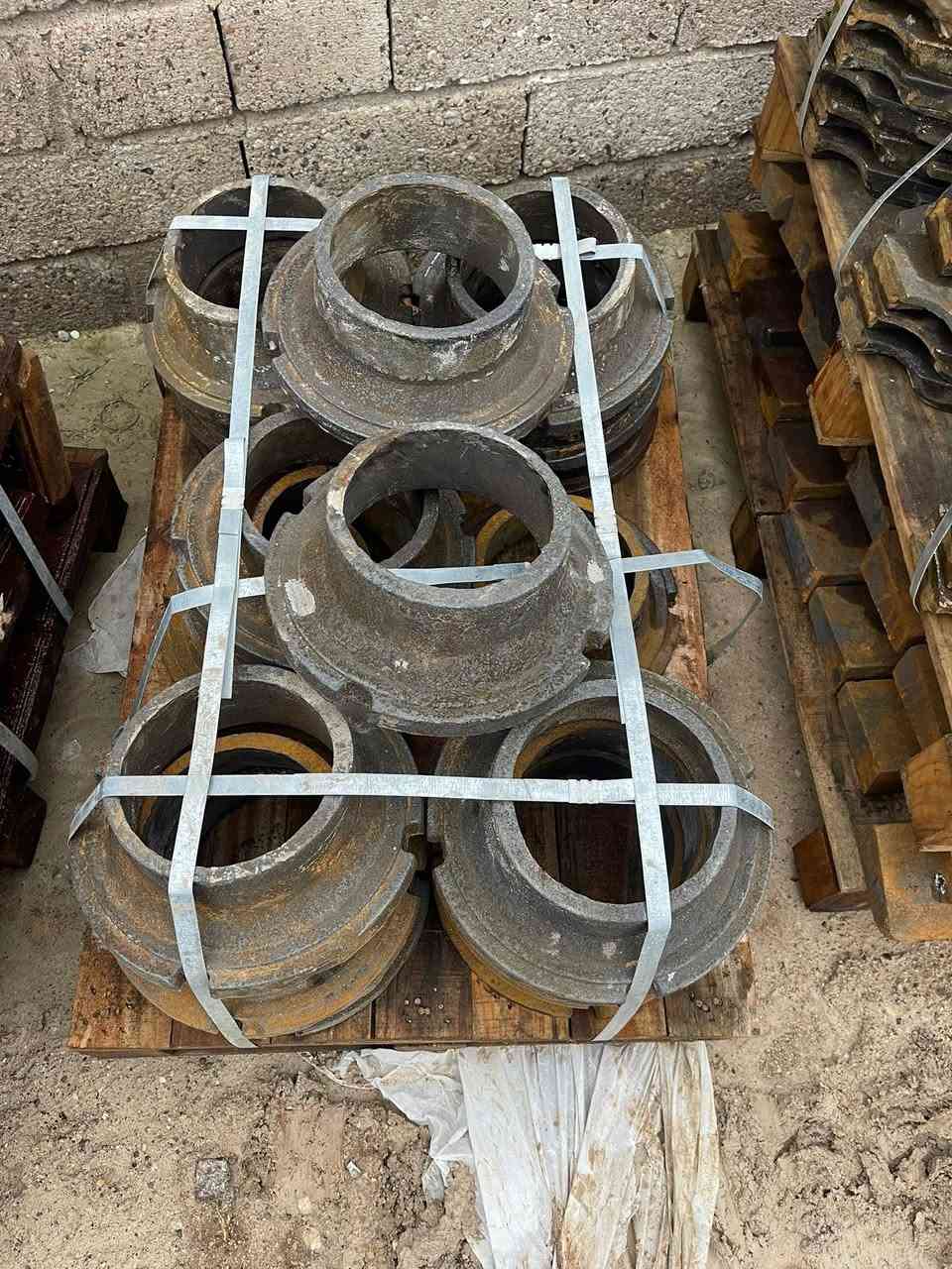 يتوفر لدينه أدوات كسارات h-10
ويتوفر h-14
أدوات طاحونه 502و900
عنوان 
موصل كوكجلي 
الرقم 

***********كورك وتساب
***********اسيا

بيع جمله مفرد 
صهيب التورنجي
