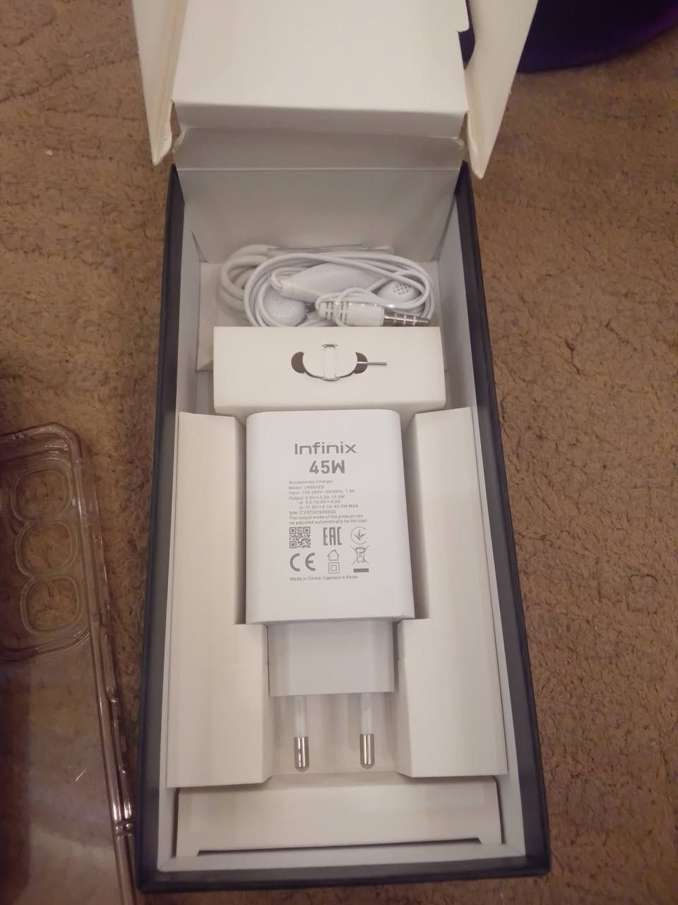 موبايل HOT60iمستخدم فقط ايام قليلة الذاكره 256   مع ملحقات وشاحن اصلي السعر 130بغداد حي السفير ***********
