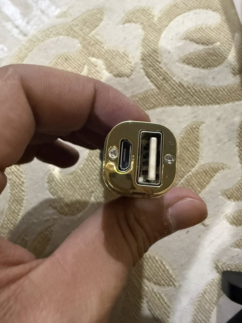 ‏سلام عليكم شباب السماعة تك نفس الوقت باور بنك طوني بيع سعر بالعافية ￼


**إذا كنت صاحب هذا الإعلان وتريد حذفه لأي سبب، رجاءا أرسل رسالة إلى الدعم الفني**