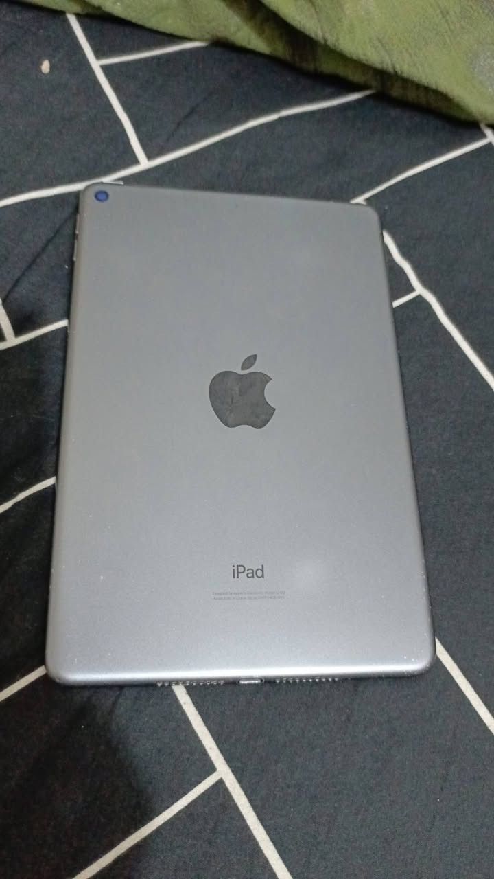 للبيع ايباد مني 5 مستخدم الجهاز نضيف ما مبدل بيه اي شي السعر 250 وبيه مجال 
رقم التواصل ، ***********
