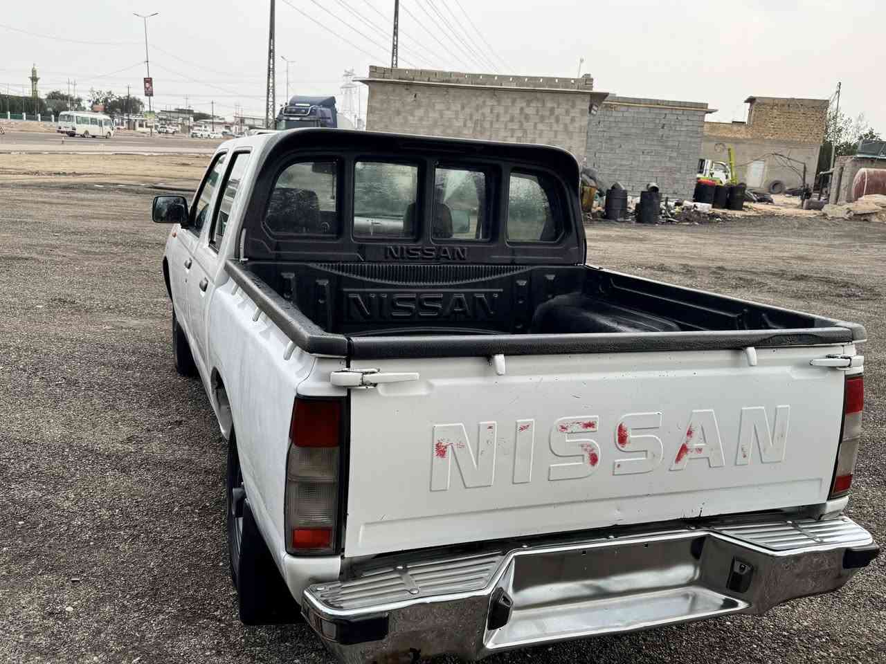 السلام عليكم 
نيسان بيكم موديل ٢٠٠٨ للبيع 
السياره مال مزاد معاملتها كامله تستلم رقم جاهز 
السياره بيها صبغ حزام بيها طخه خفيفه يم العتبه مال الباب الورا من جه العبري 
تخم تاير تبريد ثلج كهربائيات شغاله 
السياره كامله مكمله 
السعر ٨٥ وبيها مجال حق الجيه
مكان السياره النجف الاشرف 
الرقم كربلاء 
رقم صاحب السياره ***********
