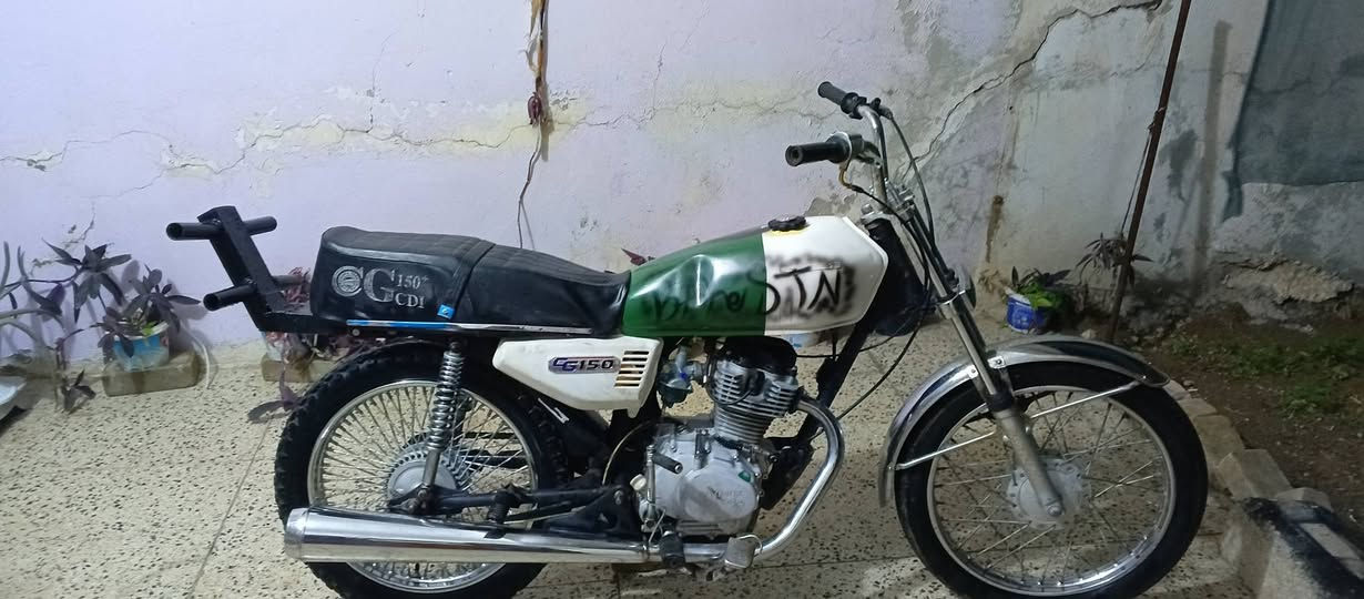 سلام عليكم اخواني ماتور رياضي نامه للبيع موديل 17 ماتور محرك حيل نظيف كل شيء ما ابي شغال فول رياضي عنوان العياضيه سعر 225 مستعجل على البيع رقم تليفون ***********
