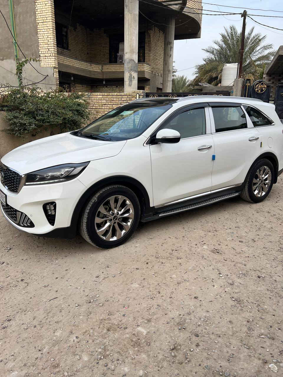 السلام عليكم عندي سورنتو موديل ٢٠١٨ خليجية مكفوله فول محرك ٦ماشيه ١٢٠ستفسار اكثر ***********
