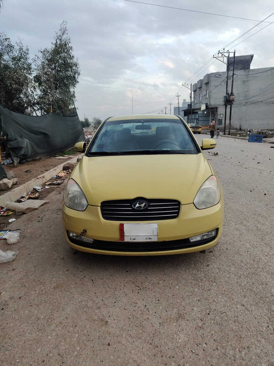 السلام عليكم 
اكسنت 2011 
محرك 1600 
بدون ضرر ومصبوغه مره وحده 
قفل مركزي 
تبريد ثلج 
تواير جدد 
السعر 100 وبيها مجال حك الجيه 
***********
