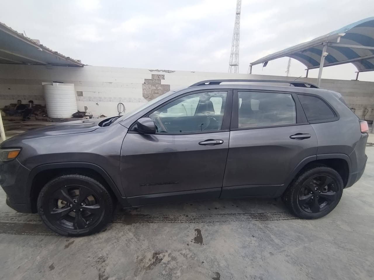 جيب بزون موديل 2019 الحادث جاملغ السائق وشويه من بنيد الدواخل نضيفه السياره فور ويل جاهزه السعر 120 بيه مجال قليل ***********
