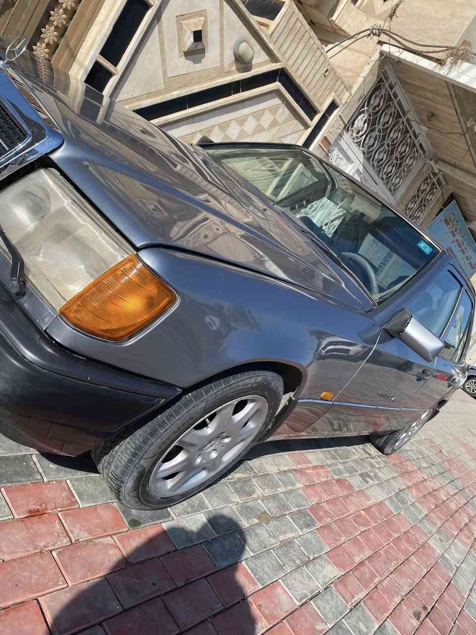مارسيدس دب 124
موديل 1987 محدث 94  محرك 3000 VVt-i مكينة كير مكفولات رقم انكليزي جديد دولي سنوية هزه فحص مروري جديد  بسمي شرط التحويل ، قواعد دبلات بلاديات بدون ضرر صبغ عام جمالية سلايت طكتين شغالة تبريد  شغال تايرات جديد  كهربائيات كلها شغاله.

سعر 60 ورقه مكان سيارة كربلاء ***********
