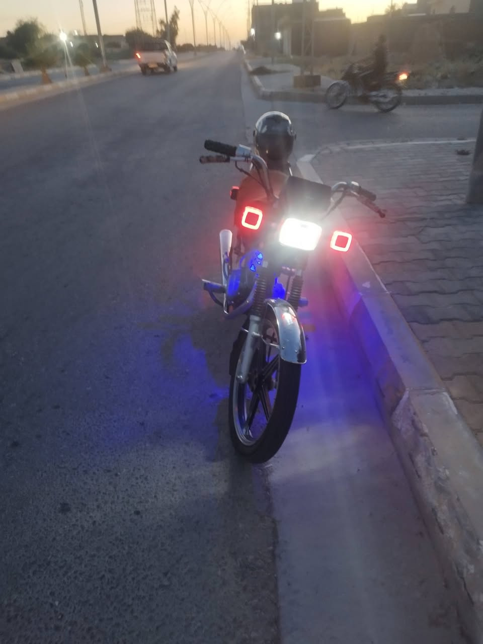 السلام عليكم من رخصه الادمن دراجه بارت اربعه كير الدراجه ما شاء الله عليه محركه نشط او كيرهه مكفول قيم بل يحبه الله صاحب الدراجه ***********
