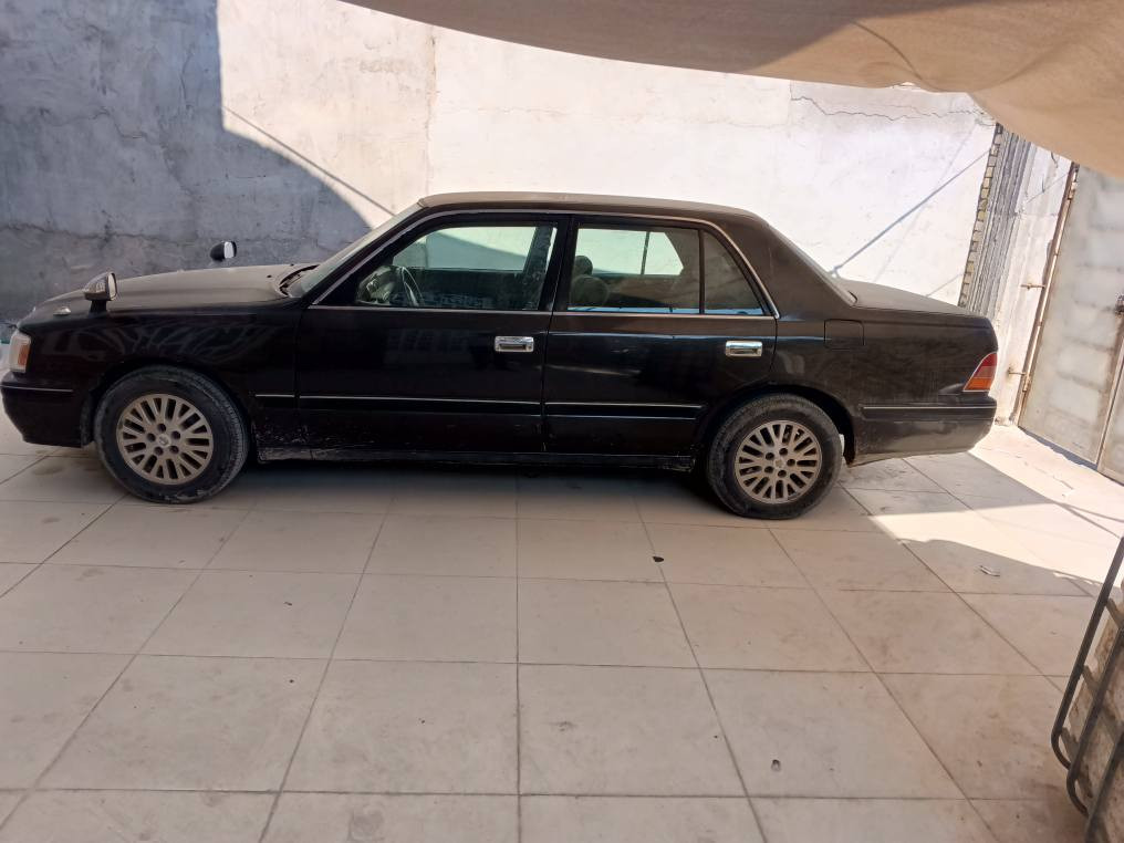 راس الثور تكم  اسود كحلي مديل 98 بسمي رقم بصرة سنويتها منتهية ب 2019 مكفولة من الصبغ والگص والنقل بيها حادث بسيط بالبجم
رقمي‏‪***********‬‏ البصرة, العراق
