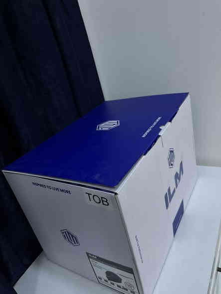 السلام عليكم اخوان خوذة ILM قياس L جديدة تخبل قبل كم يوم مأخذه وغراضه كله وياه وبعدهي الغراض ممفتوحه لا المرايه الثانيه ولا الثام مال وجه ولا الزكات مالته وخوذة تخبل بالتصوير وعزل وكلشي  سعره 300 وبهه مجال بسيط كلش ***********
