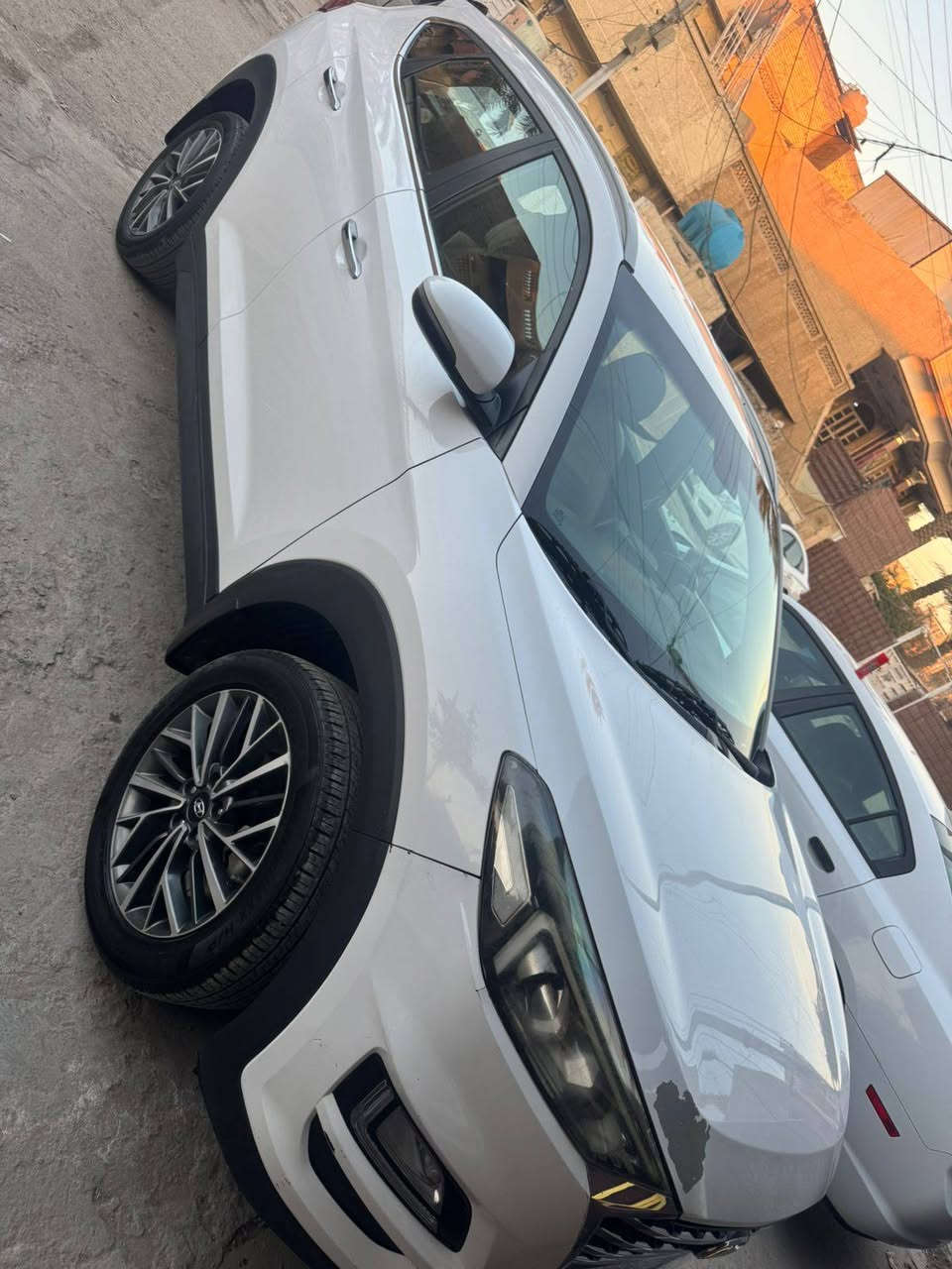 السلام عليكم للبيع توسان موديل 2019السيارة جديدة ونضيفة رقم الجديد بسمي السيارة خليجي السيارة ماشية 63الف الضرر البيهة بيهة شبر صبغ بل البنيد ورصعات خفيفة كلش مامبينة الدعامية الامامية مصبوغة وكلشي موضوح بل الصور السعر .188وبيهة مجال بصيط للاستفسار الاتصال على الرقم. *********** مكان بغداد حي اور مقابل جامع الفردوس
