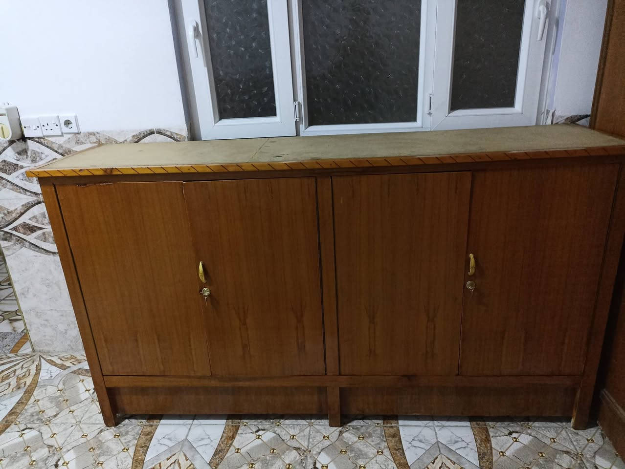 مناميه نضيفه القياس مترين ***********  أريده 75الف
