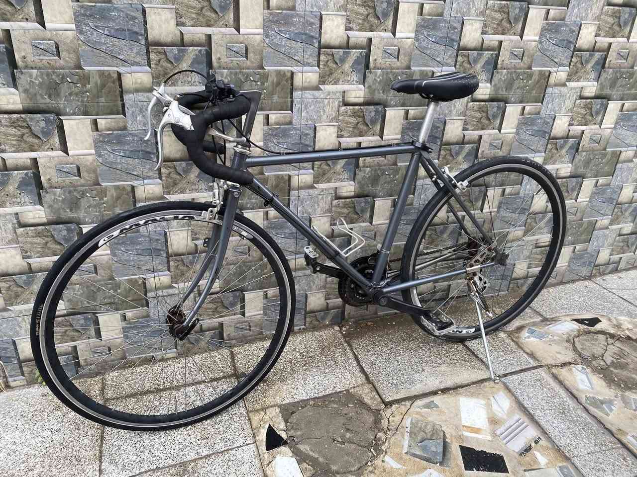 السلام عليكم🌹

للبيع فقط 

بايسكل c700 

رود 

خفيف جدا وسريع ✈

جاهز اي عطل مابي👍🏻

حجم C700 /28

عدد النمرات 7/3

وياله المنيوم طبقتين 

السعر 125

العنوان :🏭
بغداد الطالبية قرب كلية الادارة والاقتصاد 
 
نعتذر عن المراوس🚲

الرقم للتواصل /***********
