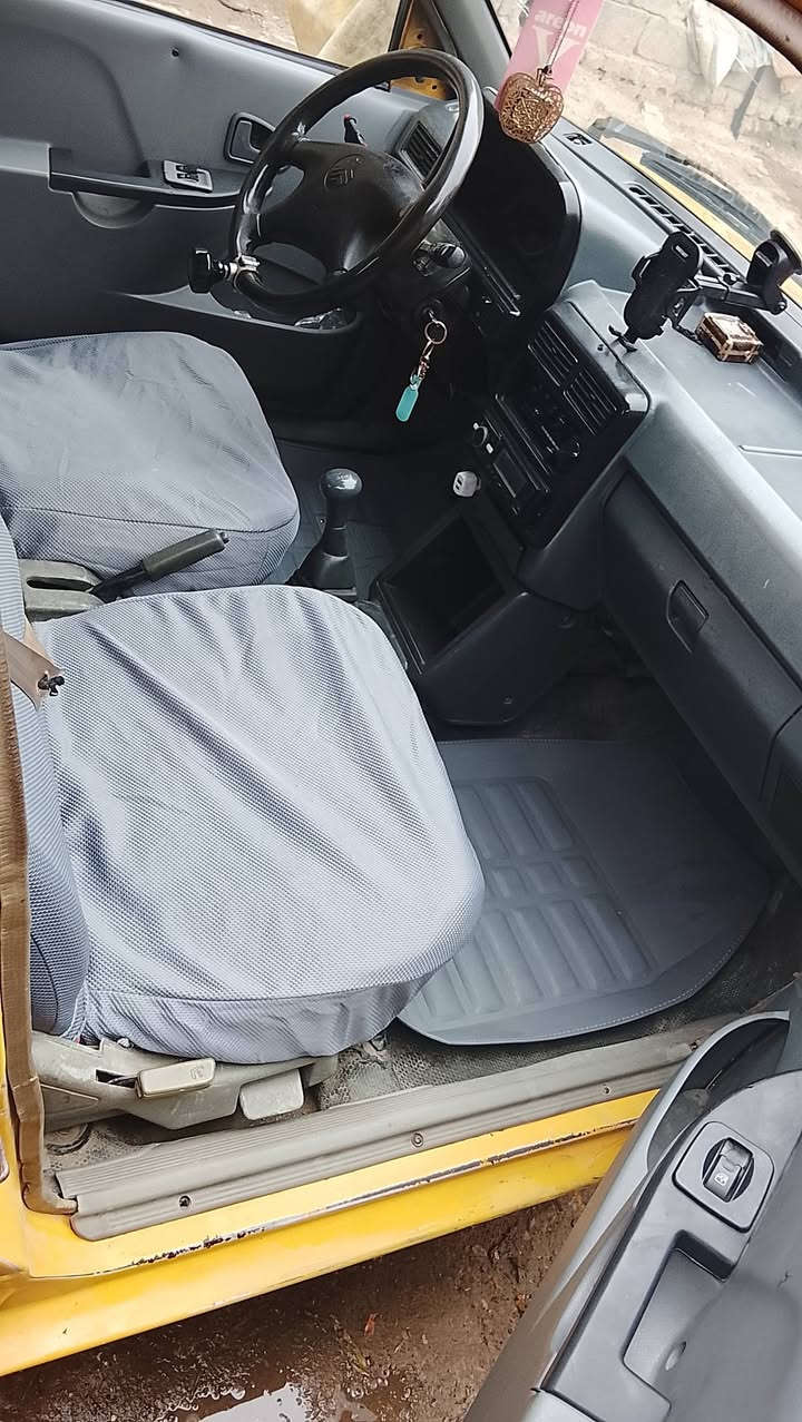 سايبا رقم بغداد سنويه عضم عاج ل28  ومستمسكات راعيها  عندي  هيئه وغرمات ماعرف بيهن علئ المشتري مكينه وكير جدد تخم تاير وكهربائيات كلها شغاله لايت زنون  تدفئ شغاله  تبريد عوزه بس غاز سياره جاهزه كبل للشارع رايدها ب15 مكاني بغداد الحبيبيه
***********
