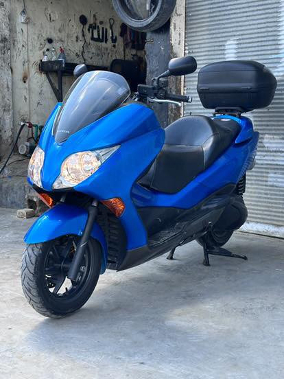 المواصفات S7 
مسجل راديو 📻 بلاد 
7 كير 4 تحويلات 
تحكم ستيرن 
مانع انزلاق abs
نظام سبورت +اوتمواتيك 
محرك ابيض فول 
جنطه بلاديه 
ستاند حساس 
كلوب جنطه 
سايد بريك 
ماصدات كرستال
تايرات جلاتين جدد
وبعد هواي بيهه مواصفات 
مكاني واسط العزيزيه
***********
