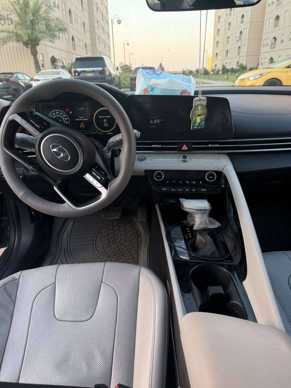النترا موديل 2021 كلين وارد كوري رقم بغداد
مكينه ١٦٠٠ دبل نوزل تمشي ع العادي

كير AT

لون زيتوني مميز

ماشية 117الف 

بصمه عند لمس المقبض

كشنات تبريد تدفئة 

خزن ميموري ٣ وضعيات

تبريد قطعتين 

داخل جلد 

شحن لاسلكي معة تبريد للهاتف 
 
رادار امامي خلفي 

تحديد مسار 

نقطة عمياء

حساس امامي خلفي

سماعات عاليه نقاوه فول

لايت عدسات ٤ ناصي + ٢ عالي اوتو

لايت خلفي led

شاشه كار بلي اندرويد اوتو

نظام تنقية هواء داخل المقصورة

مري شفط

هند بريك كهربائي+ اوتو هولد + تنبيه عند حركه السياره في الترفك لايت

سعر 149 
***********
