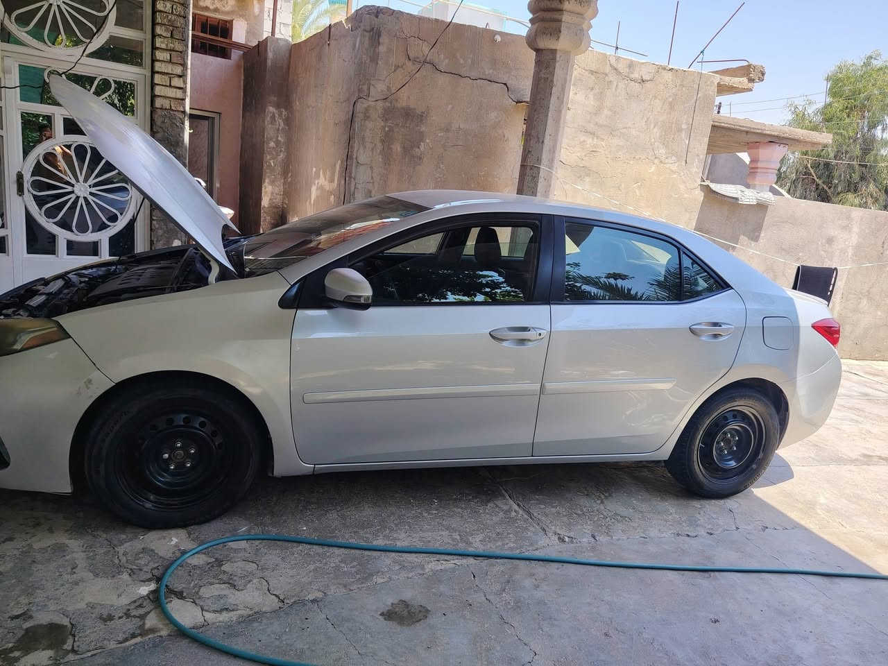 كورلا 2018 SE رقم بغداد بسمي سونار موجود بصور شرط بدون دواخل رقم الهاتف  ***********
