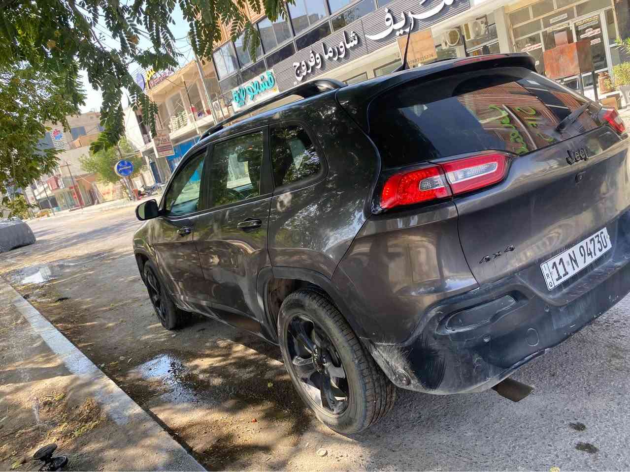 السلام عليكم . جيب شيروك بزون موديل 2018 امريكي لمتد بصمه حساسات كامره رادار تشغيل عن بعد فول مواصفات ما عدى بانوراما .. للاستفسار اكثر 
*********** كربلاء, العراق
