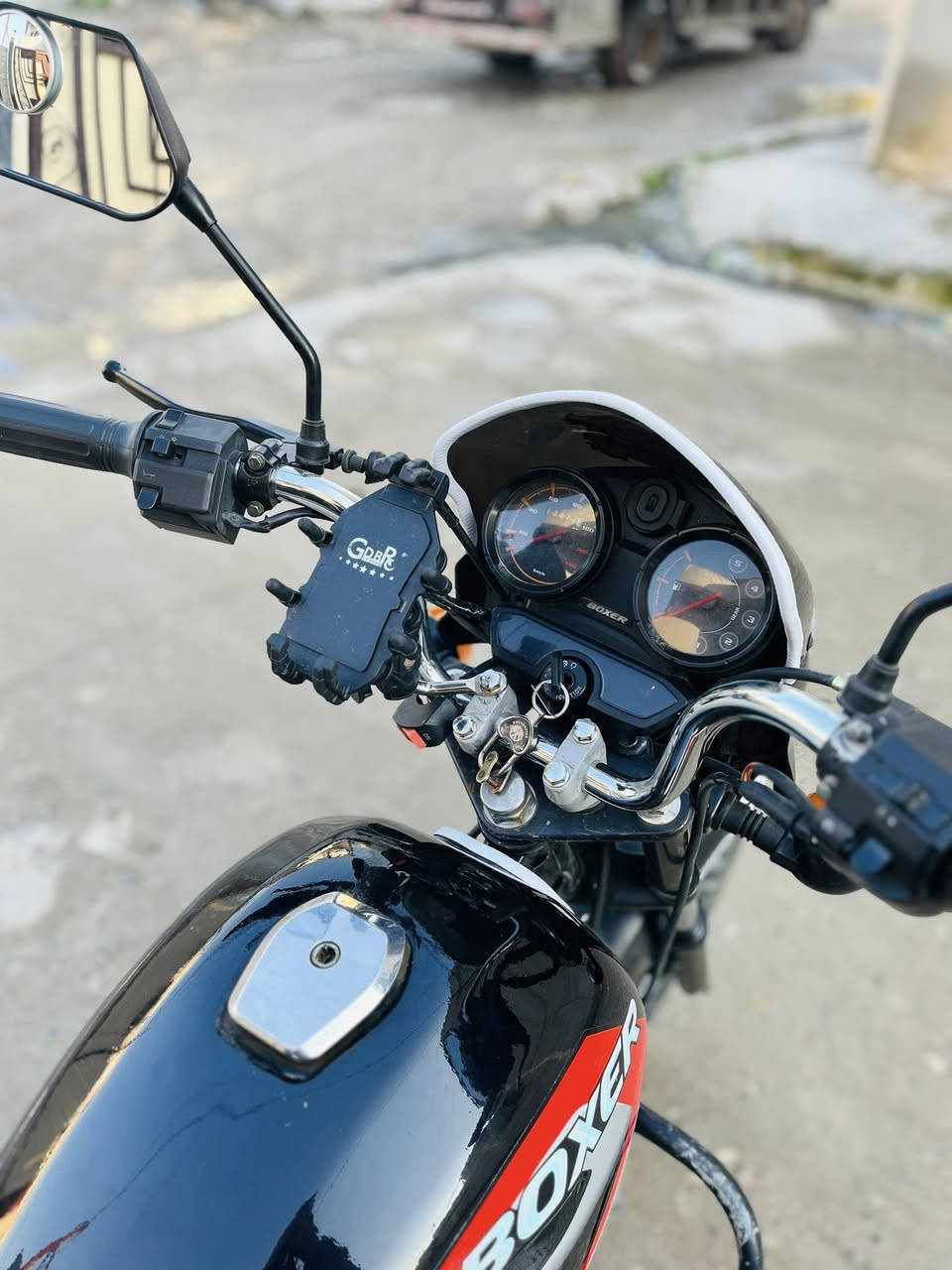 السلام وعليكم
للبيع
دراجه بوكسر موديل ٢٠٢٢ 
دراجه خير من مايعوزه برغي 
محرك شرط لا صرف لا نفخ
مرقم نينوى ب اسمي تحويل ثاني يوم 
السعر مليونين وبي مجال

تواصل ***********

***********
مكاني الايمن مشيرفه الثانيه
