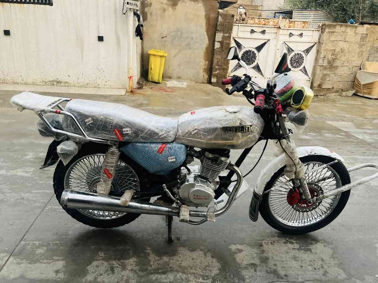 سلام عليكم تايكر موديل 2023 محرك مامفتوح كهربائيات كله شغال ماطور مال بيت نقص برغي مابي سعره530 وبي مجال رقمي ***********
